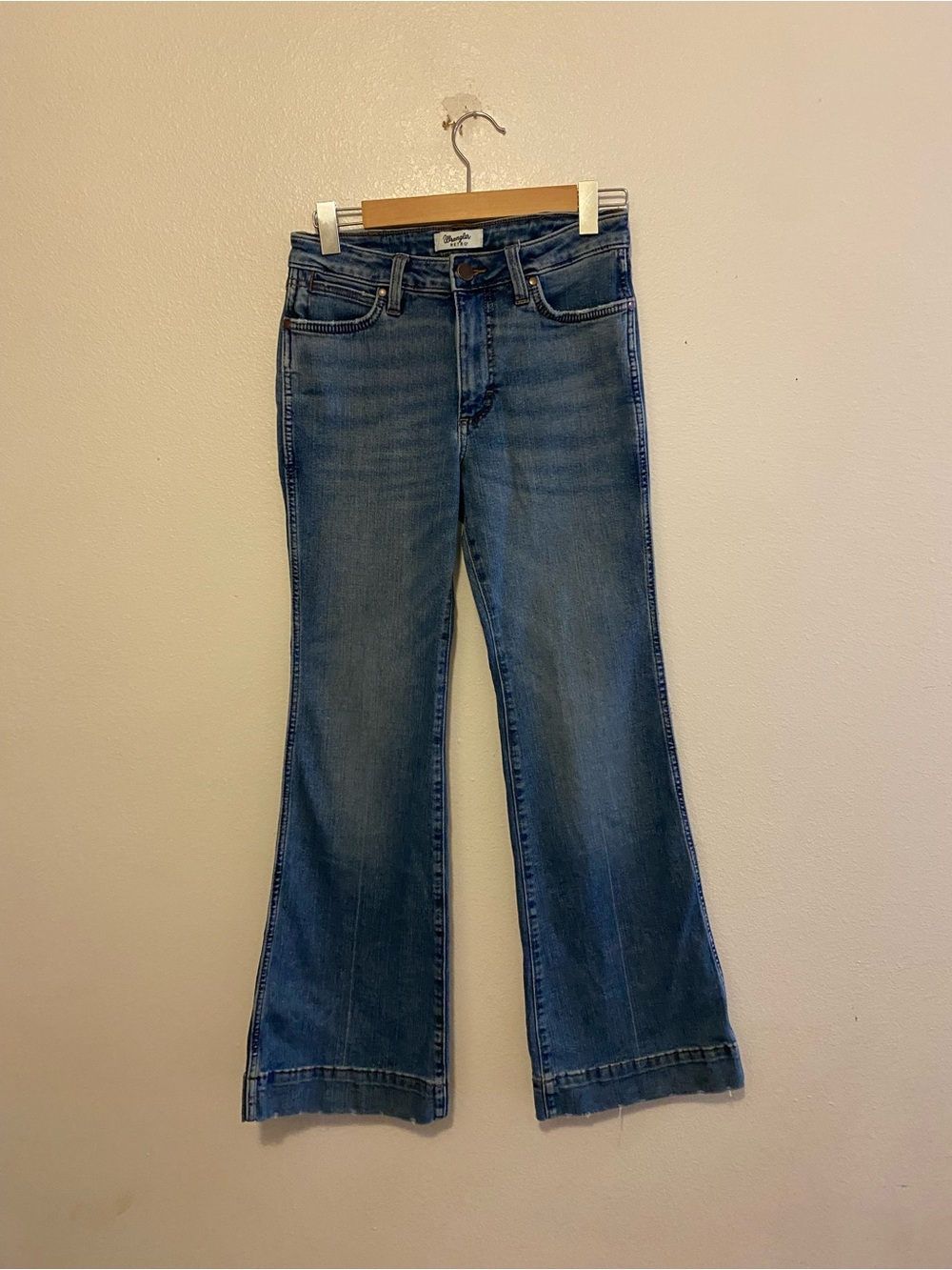 Women's Medium Wash Flared Jeans - Retro Wide Leg 27x32